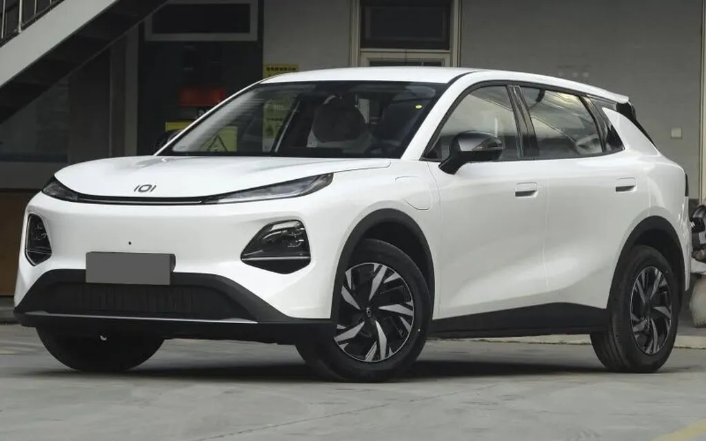 Аренда электроавтомобиля Changan Q05 на длительный срок. — Новый