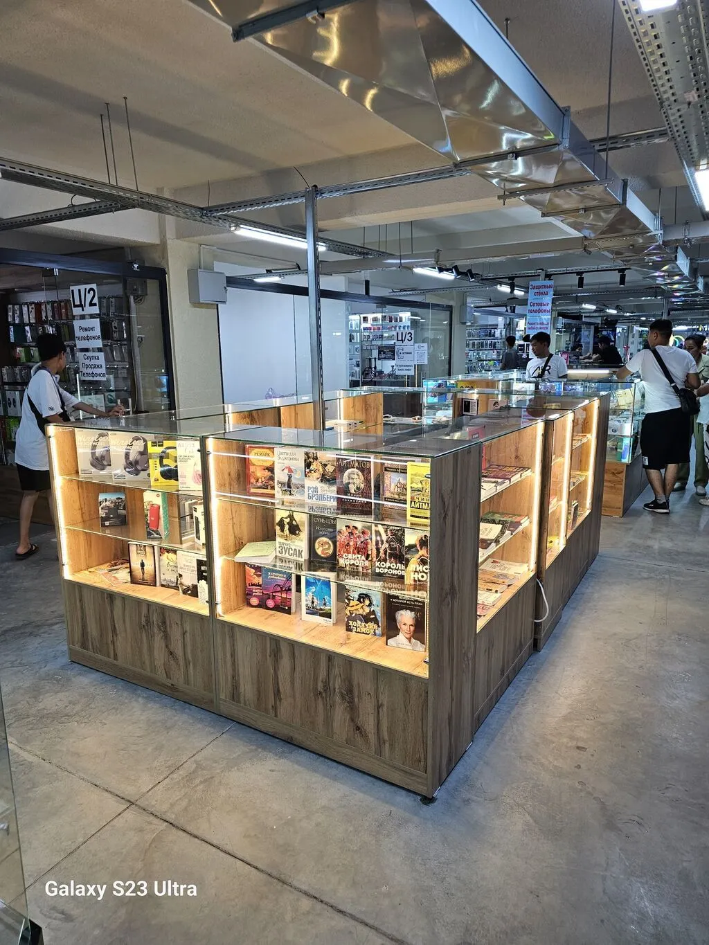 Торговые витрины на заказ /остров и стеллажи для магазина - Модульный