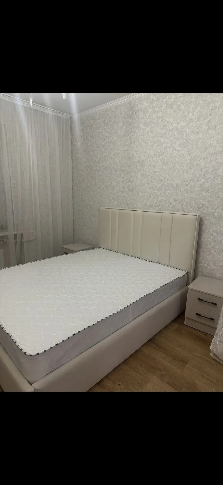 Продаю кровать связи тем что немного тесновато, размер 160/200