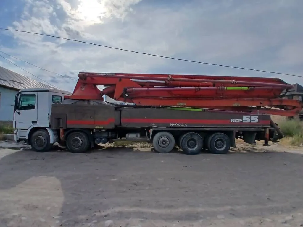 Помпа Помпа Помпа Автобетононасос KCP 55 на шасси грузового