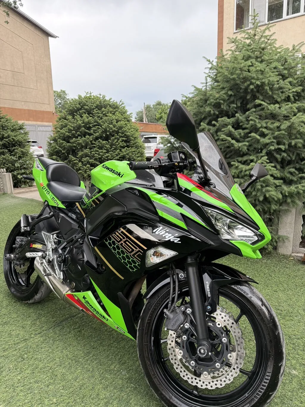 🎬 Kawasaki Ninja 650 (2020) в аренду для съемок Сдаётся только с